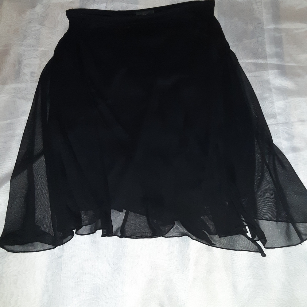 iz  black skirt EUC